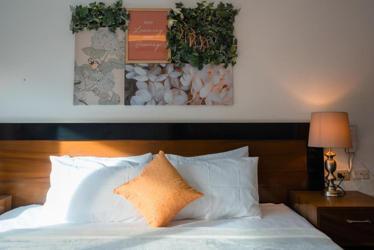 Island Wanderers Inn 코른 외부 사진