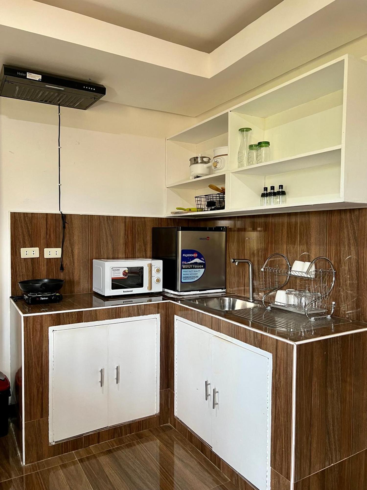 Island Wanderers Inn 코른 외부 사진